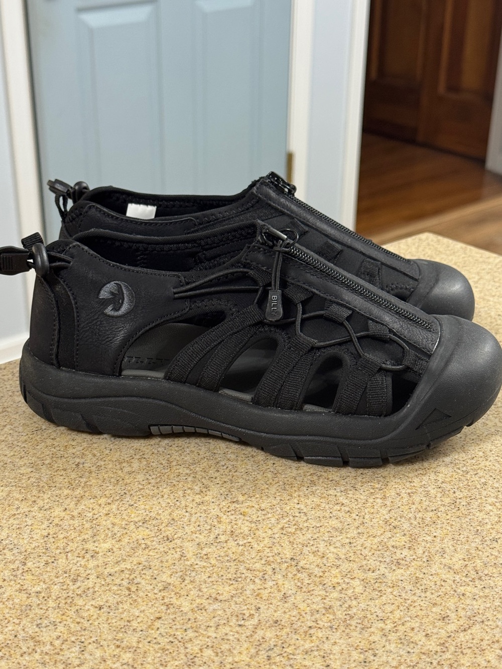 Billy Footwear Women’s River Sandals Shoes 7 Wide Black Zip Front NEW Comfort